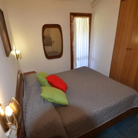 Lägenhet Comfortable Retreat With Garden *