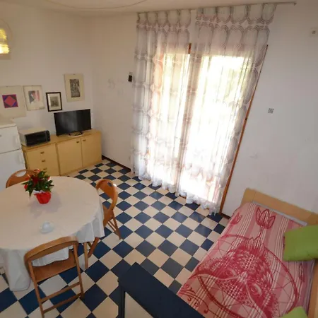 Comfortable Retreat With Garden Lägenhet Bibione